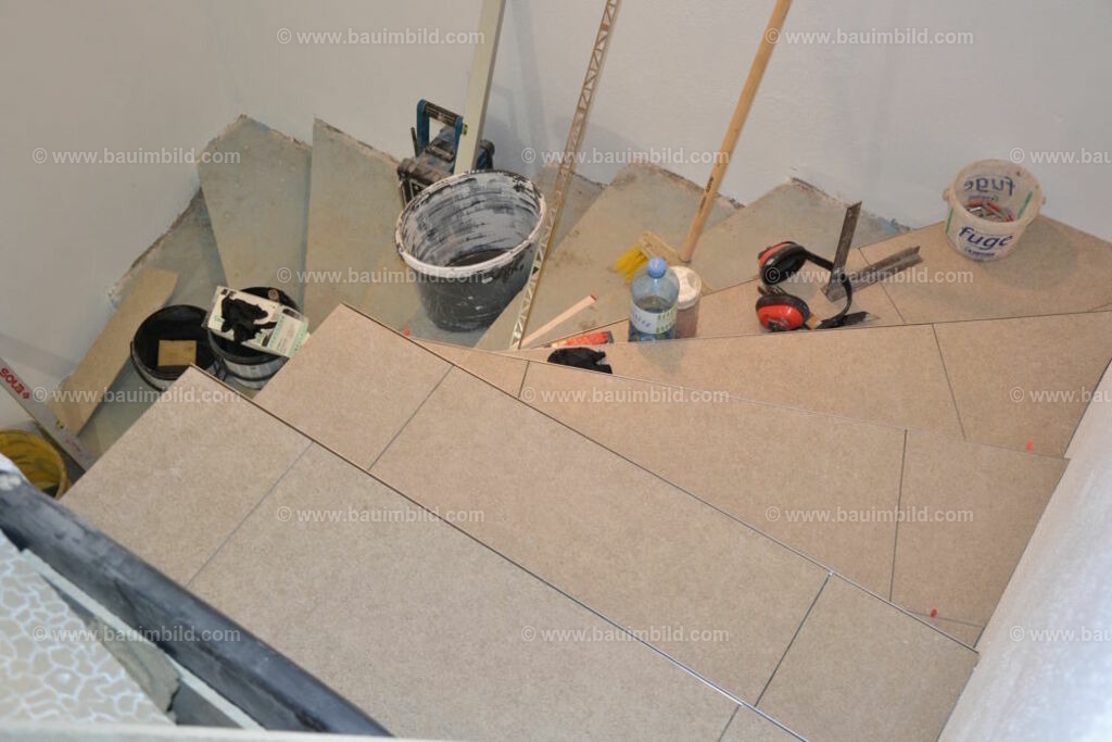 bib-lg21-fliesenlegerarbeiten-0024 | Nach LV-Leistungsgruppen sortierte Detailfotos über den Bau eines Hauses. Alle Hausbau-Bilder direkt vom Urheber und Autor der Website Haus-Selber-Bauen.com