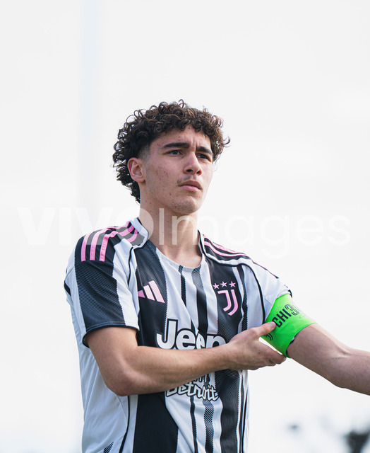 juv_lut_fmachado-0054 | Images from the Juniors B match between Juventus Academy and FC Lutry, played on 18 March 2026 in Lutry, Switzerland, featuring players, coaching staff and match action throughout the game.