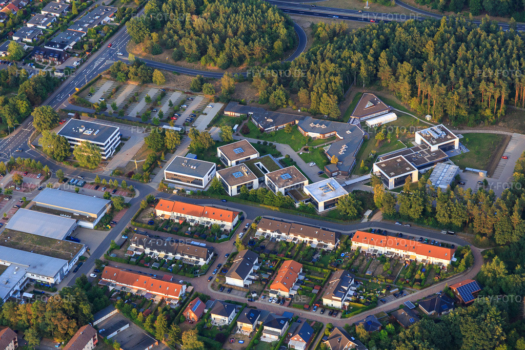 Luftbild: Campus- Werum Software & Systems AG und Werum IT Solutions GmbH im Ortsteil Lüne-Moorfeld in Lüneburg im Bundesland Niedersachsen in Deutschland. – Foto: IMG_110127.jpg vom 16.08.2018 durch Werner Riehm/FLY-FOTO.de – Auflösung des Originals: 5472 x 3648 px