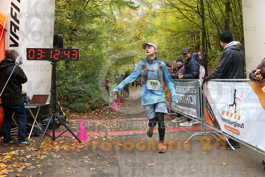 251026_1314_EX1_2951 | Sportfotografie im Rhein-Sieg Kreis, Köln, Bonn, NRW, Rheinland Pfalz, Hessen, etc. Unser Tätigkeitsfeld umfasst den Laufsport vom Volkslauf über den Marathon, Duathlon, Triathon bis zum Ultralauf wie Kölnpfad Ultra oder Schindertrail.