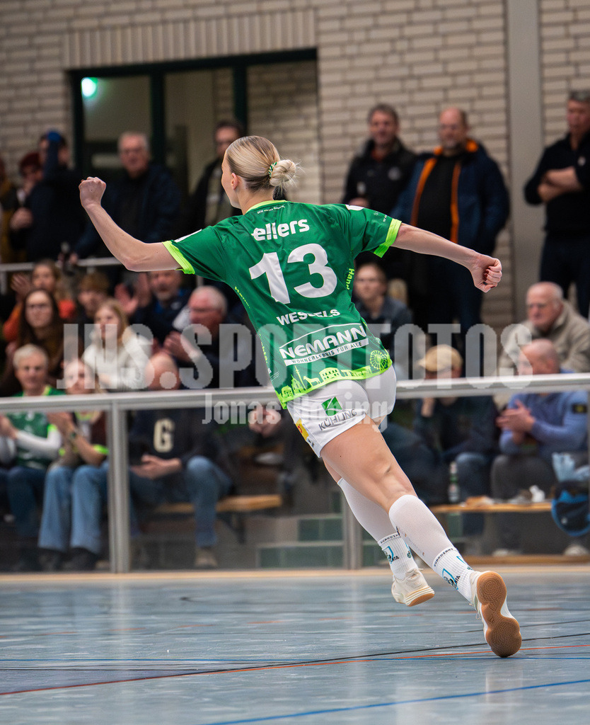 Handball I Frauen I Saison 2025-2026 I 3. Liga Staffel Nord I 13. Spieltag I SC SFN Vechta -Buxtehuder SV II-40 | Nele Wessels (13, SC SFN Vechta) - Realisiert mit Pictrs.com