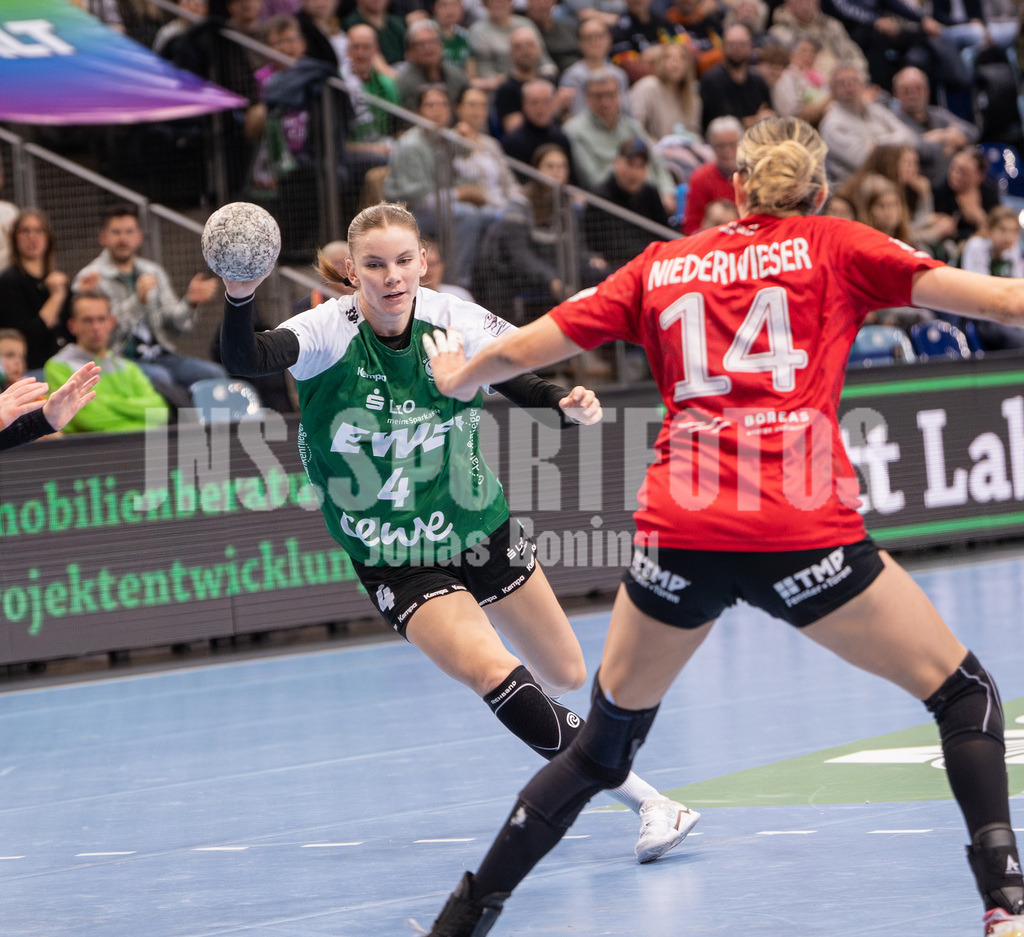 Handball I Frauen I Saison 2025-2026 I 1. HBF I 17. Spieltag I VFL Oldenburg - Thüringer HC I 0827 | Toni-Luisa Reinemann (4, VfL Oldenburg) - Realisiert mit Pictrs.com