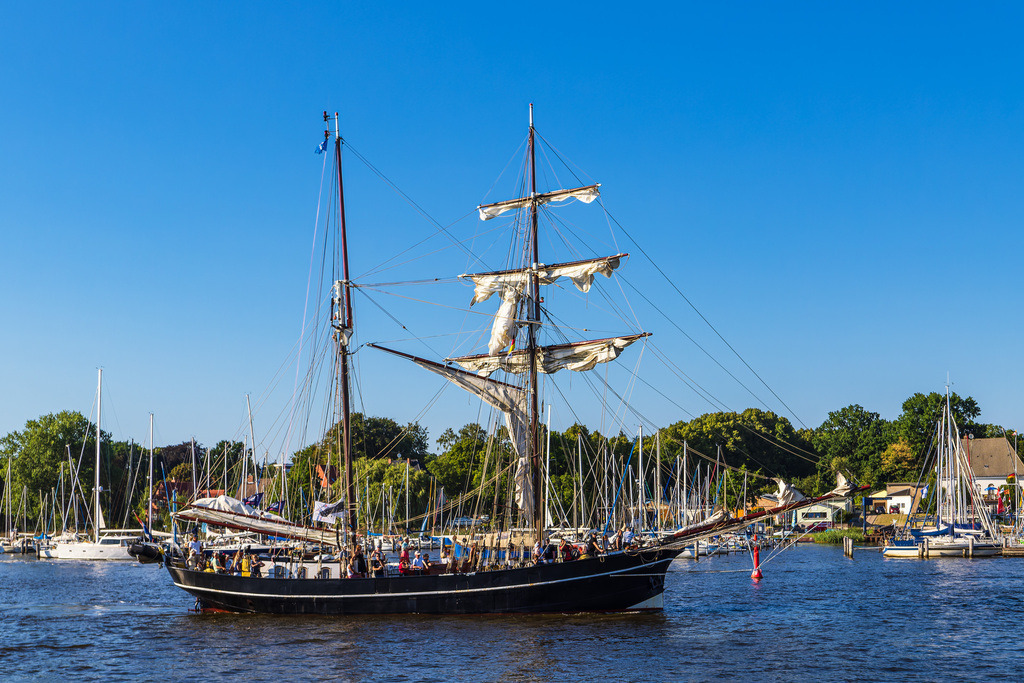 Segelschiff auf der Warnow während der Hanse Sail in Rostock | Segelschiff auf der Warnow während der Hanse Sail in Rostock.