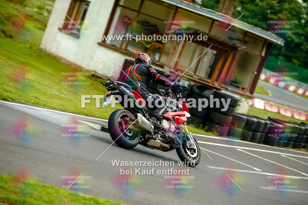 VBK-4283 | Hier findet Ihr Bilder von Touristenfahrten auf der Nürburgring Nordschleife oder von anderen Veranstaltungen die ich besucht habe. Viel Spass beim Durch Schauen 