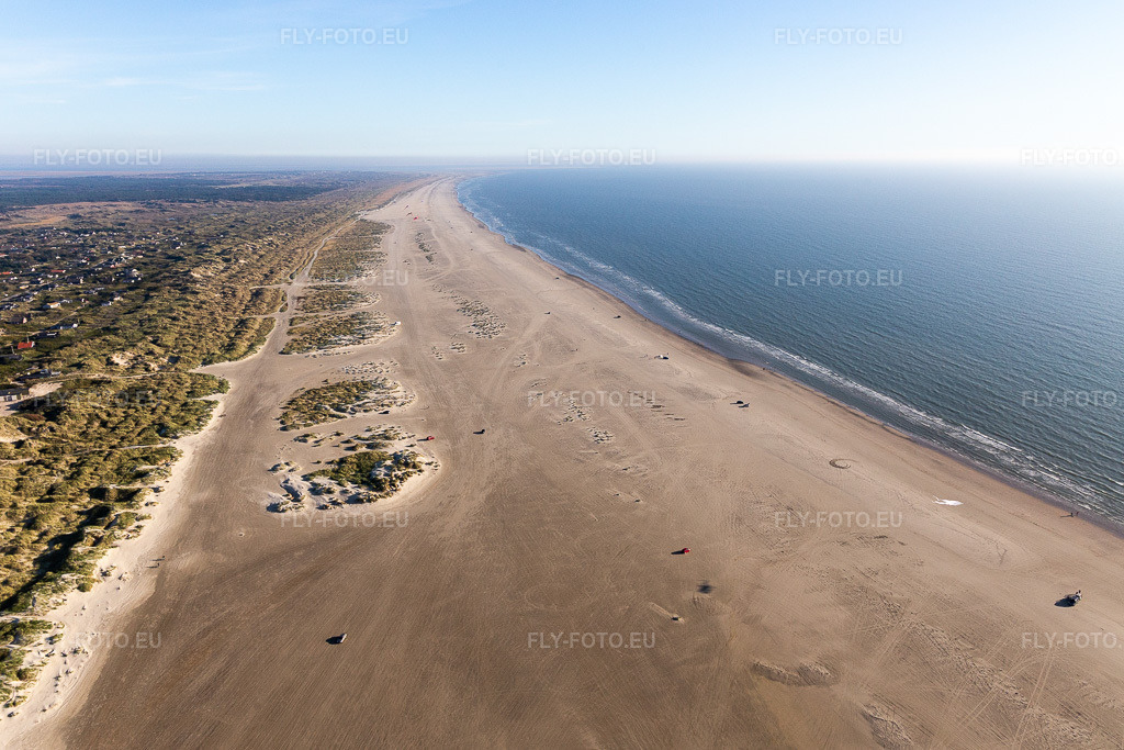 Vue aérienne: Plage de Rindby à Fanø dans le département Syddanmark, Danemark. Photo: IMG_118719.jpg prise le 21/09/2019 par Werner Riehm/FLY-FOTO.eu – Résolution de l'original: 5076 x 3384 px
