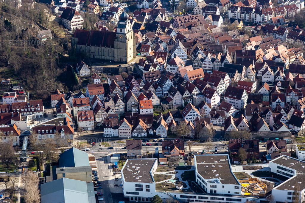 Luftbild: historische Altstadt von Westen in Herrenberg im Bundesland Baden-Württemberg in Deutschland. Foto: IMG_125189.jpg vom 20.02.2021 durch Werner Riehm/FLY-FOTO.de