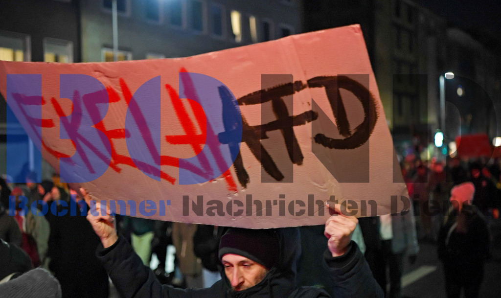 Weihnachtssingen im Stadion | {headline}



(Foto: Christian Schnaubelt / BOND)

 - Realisiert mit Pictrs.com