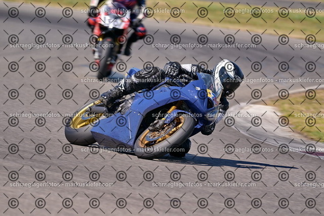 26bt05-0180 | markuskiefer.com - Realisiert mit Pictrs.com