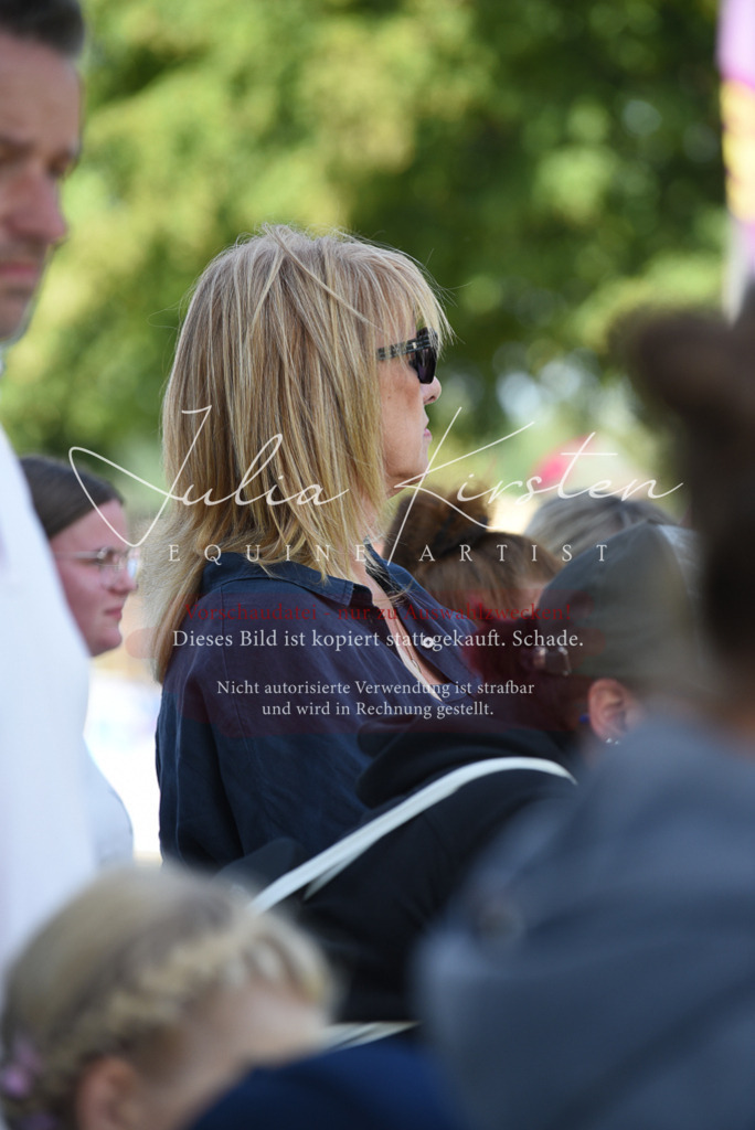 DSC_0116 | Pferde- und Turnierfotografie in Westsachsen. Pferdeportraits, Auftragszeichnungen und intuitive Kunst.