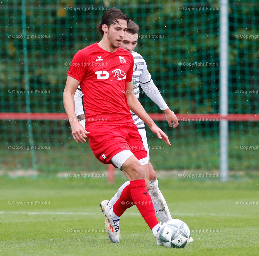 A_LUI_051024_13 | SPORT,FUSSBALL,LL .OST ASKOE OEDT 1B-UFC EFERDING 05.10.2024 IM BILD: GASPER KORITNIK (OEDT 1B) UND (EFERDING) FOTO:FOTOLUI
