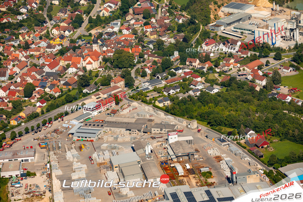 Das Luftbild zeigt :  Lauterhofen - Die Luftaufnahme wurde 2024 vom UL-Flugzeug aus erstellt ( keine Drohne ) - Hochauflösende Luftaufnahme - Für grossformatige Ausdrucke geeignet. Die Geschenkidee !Mit Lizenz und Bildrechte bestellbar