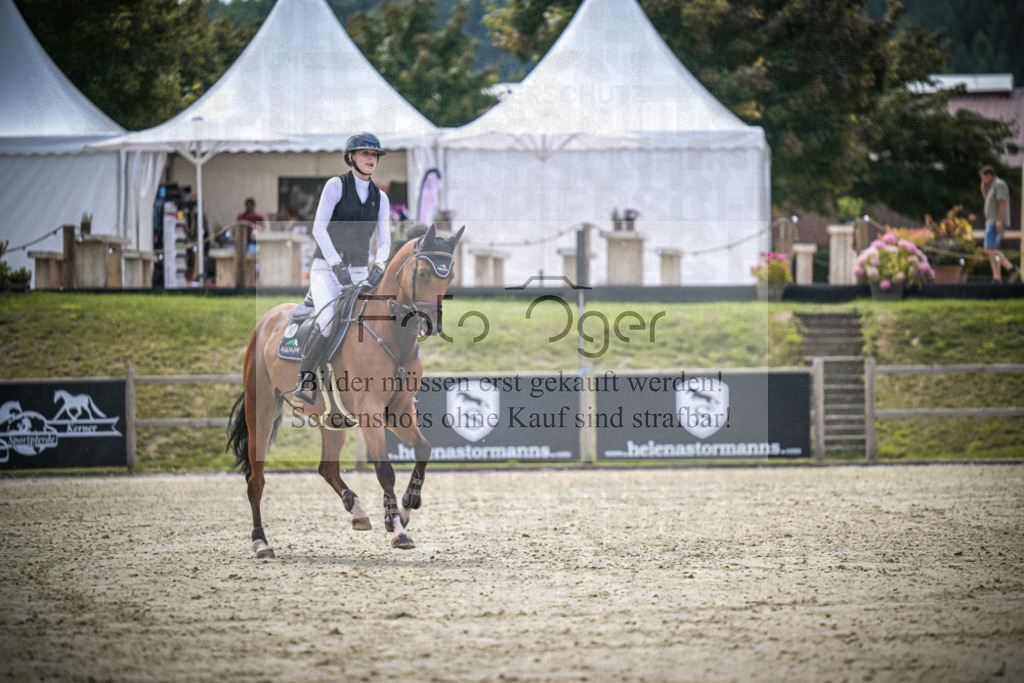 DOS_5802 | Entdecke hochwertige Reitturnierfotos von Foto Oger. Professionell, emotional und authentisch – jetzt Lieblingsmomente im Shop bestellen.Deutschlandweite Turnierfotografie. - Realisiert mit Pictrs.com