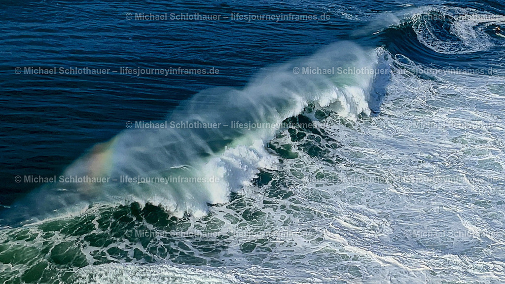 Big waves - Nazaré - Portugal | Wildlife- und Landschaftsfotografie als Wandbild, Poster & mehr. Einzigartige Naturmomente aus Neuseeland, Norwegen & weltweit – fotografiert von Michael Schlothauer. - Realisiert mit Pictrs.com