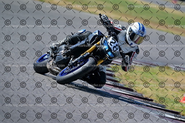 26bt04-1118 | markuskiefer.com - Realisiert mit Pictrs.com