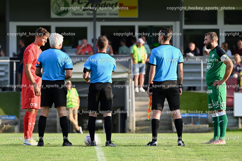 FC Lendorf vs. SC St.Veit | #15 Philipp Höberl St.Veit, Wolfgang Pichler, Christof Perchtold Referee, Emanuel Johann Kulterer Referee, Münzwurf, #17 Mario Zagler FC Lendorf, FC Lendorf vs. SC St.Veit, FC Lendorf vs. SC St.Veit am 17.08.2024 in Lendorf (Thomas Morgenstern-Arena), Austria, (Photo by Bernd Stefan)