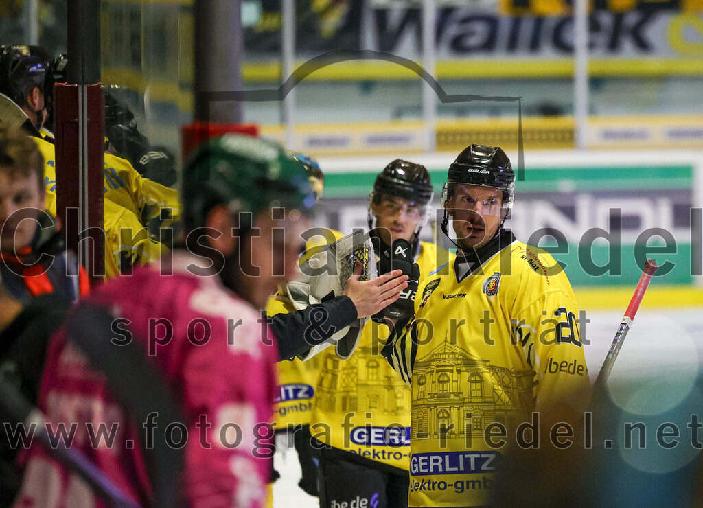 2025-10-10_139_TSV_Erding_gegen_onesto_Tigers_Bayreuth | Erding, Deutschland, 10.10.2025:Eishockey, Oberliga Süd 2025 / 2026, 7. Spieltag, TSV Erding gegen onesto Tigers Bayreuth, Endergebnis: 2:5Adam Schuster (onesto Tigers Bayreuth, #20)Foto: Christian Riedel / fotografie-riedel.net