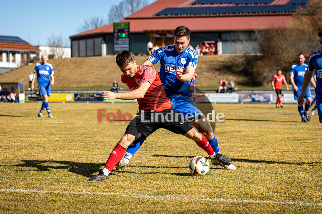 TSV Peißenberg gegen SV Eurasburg-Beuerberg | Fußball Kreisliga Herren Oberbayern Zugspitze Gruppe 1 2025/26, TSV Peißenberg gegen SV Eurasburg-Beuerberg, 20250309,Zweikampf,2025-03-09 in Peißenberg (Sportpark Peißenberg), Christian MARTNER (SVEB 17), Johannes JUNGMAN (TSV Peißenberg 10)Copyright: WolfgangxLindner www.foto-lindner.de