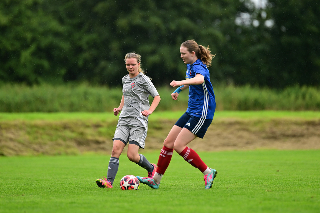 Fußball I Frauen I Saison 2025-2026 I Bezirkspokal I Qualifikation I TSV Stelle - TuS Fleestedt | Der Sportfotograf. - Realisiert mit Pictrs.com