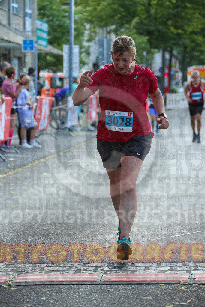 220625_1731_EX1_6875 | Sportfotografie im Rhein-Sieg Kreis, Köln, Bonn, NRW, Rheinland Pfalz, Hessen, etc. Unser Tätigkeitsfeld umfasst den Laufsport vom Volkslauf über den Marathon, Duathlon, Triathon bis zum Ultralauf wie Kölnpfad Ultra oder Schindertrail.
