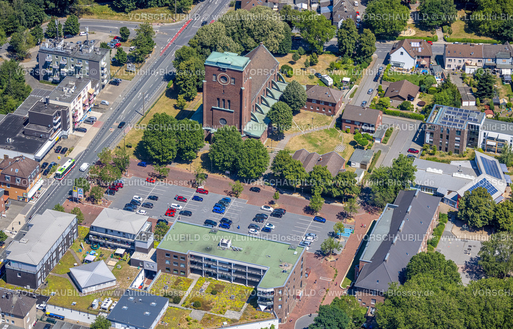 Castrop-Rauxel220706136 | Luftbild, kath. Kirche St. Antonius, Marktplatz Ickern, Ickern, Castrop-Rauxel, Ruhrgebiet, Nordrhein-Westfalen, Deutschland