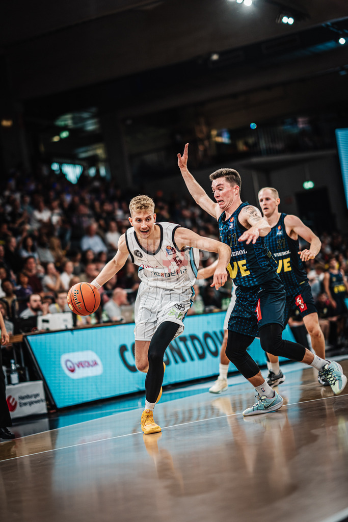 Basketball | Männer | Saison 2024/2025  | easyCredit Basketball Bundesliga | Testspiel | Veolia Towers Hamburg vs. EWE Baskets Oldenburg | 25.08.2024 | Zsombor Maronka (#5, Veolia Towers Hamburg)