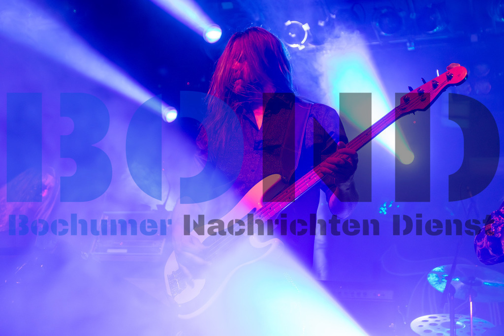 SES_NURDIO20250102-27 | bond - Realisiert mit Pictrs.com