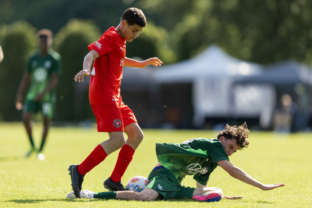 Fußball I Männer I 40. Pfingscup Hollage I 13230 | realhellocedii - Realisiert mit Pictrs.com