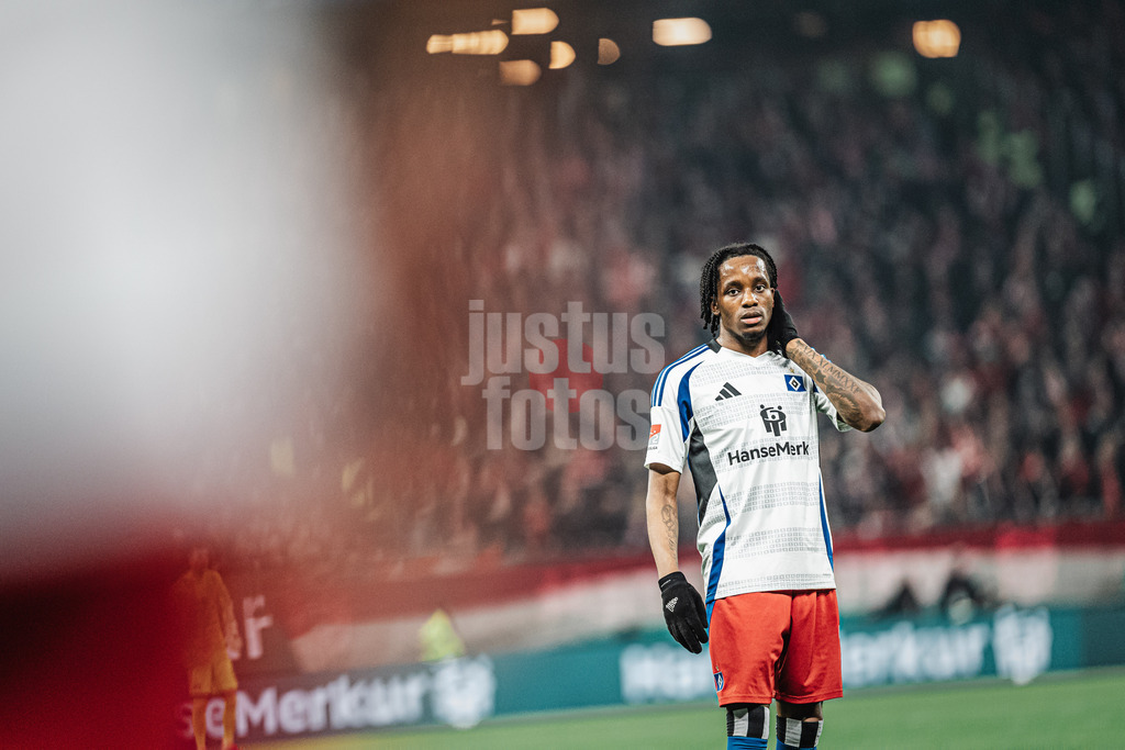 Fußball | Männer | Saison 2024/2025 | 2. Fußball-Bundesliga | 23. Spieltag | Hamburger SV vs. 1. FC Kaiserslautern | 21.02.2025 | Adedire Mebude (#16, HSV)