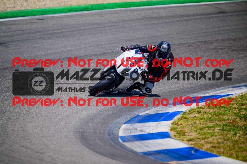 MaZZes_Fotomatrix_20250628_6007705_4684-2 | WEISS