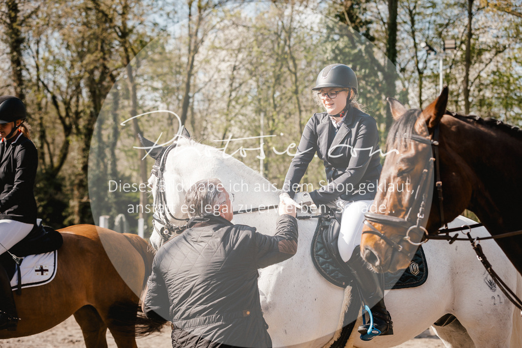 3I6A3789 | Stimmungsvolle Portraits und Reitsportfotografie im Ruhrgebiet und im Münsterland.

Pferdefotografie, Hundefotografie, Tierfotografie, Reportagen, Portraits von Tier und Mensch, Turnierfotografie in Bochum, Recklinghausen, Marl, Haltern am See, Dülmen.. - Realisiert mit Pictrs.com
