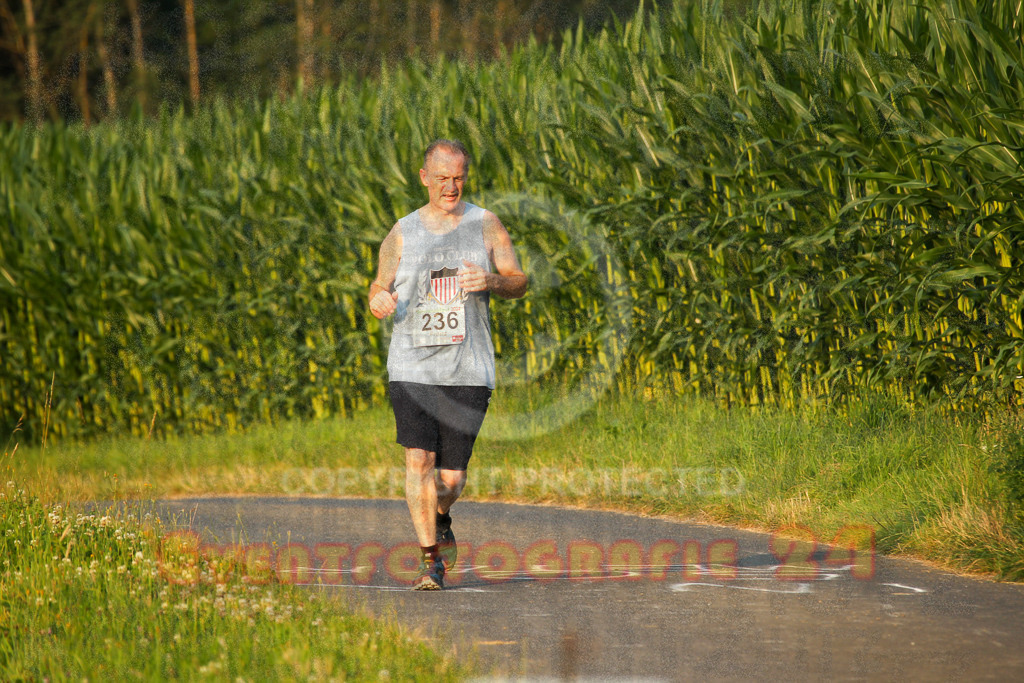 240802_1940_EV4_3967 | Sportfotografie im Rhein-Sieg Kreis, Köln, Bonn, NRW, Rheinland Pfalz, Hessen, etc. Unser Tätigkeitsfeld umfasst den Laufsport vom Volkslauf über den Marathon, Duathlon, Triathon bis zum Ultralauf wie Kölnpfad Ultra oder Schindertrail.