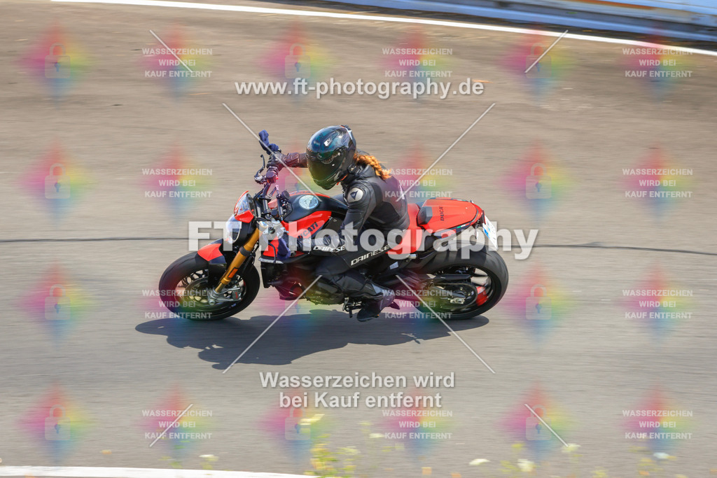 _DSK2685 | Hier findet Ihr Bilder von Touristenfahrten auf der Nürburgring Nordschleife oder von anderen Veranstaltungen die ich besucht habe. Viel Spass beim Durch Schauen 