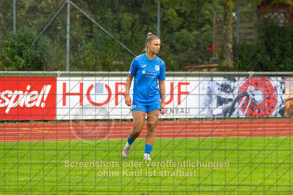 20261010_144136_0258_(c)_by_PhotoPeet | #,1.FC Donzdorf (schwarz) vs. SC Sand (blau), Fußball, EnBW-Oberliga B -Juniorinnen, 05. Spieltag, Saison 2026/2027, Rasenplatz Lautertal Stadion, Süßener Straße 16, 73072 Donzdorf, 10.10.2026 - 14:00 Uhr,Foto: PhotoPeet / Sport- &amp; Eventfotografie / Peter Harich