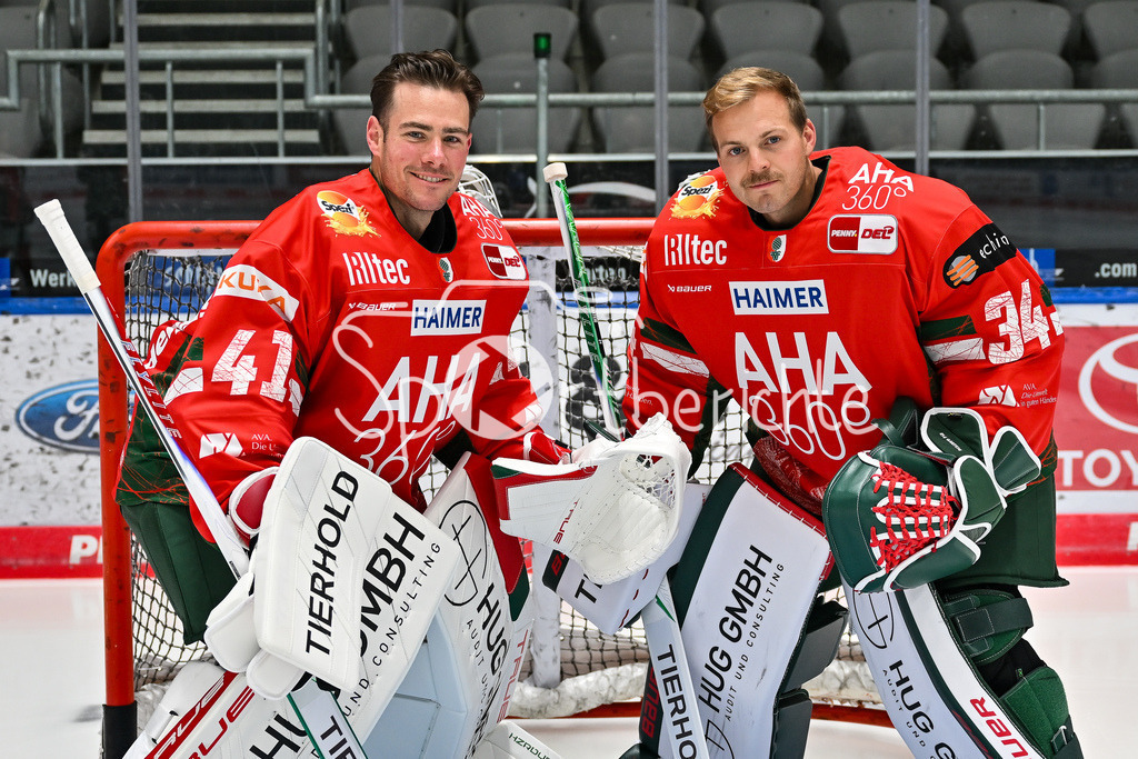 Augsburger Panther 2025/26 | im Bild das Torhüterduo der Augsburger Panther für die Saison 2025/26, Peyton JONES (Augsburger Panther 41) und Michael GARTEIG (Augsburger Panther 34 / Media Day Augsburger Panther: Curt-Frenzel Stadion am 06.08.2025
