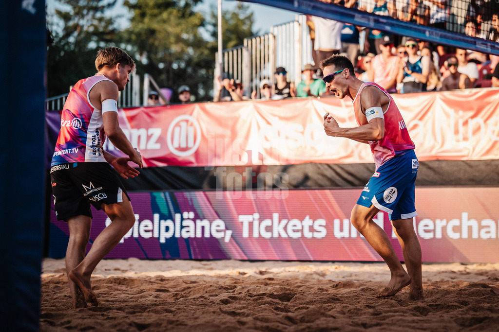 Beachvolleyball | Männer | Allianz German Beach Tour 2025 | Tourstop München | 04.07.2025 | v.l. Luis Kubo und David Poniewaz jubeln