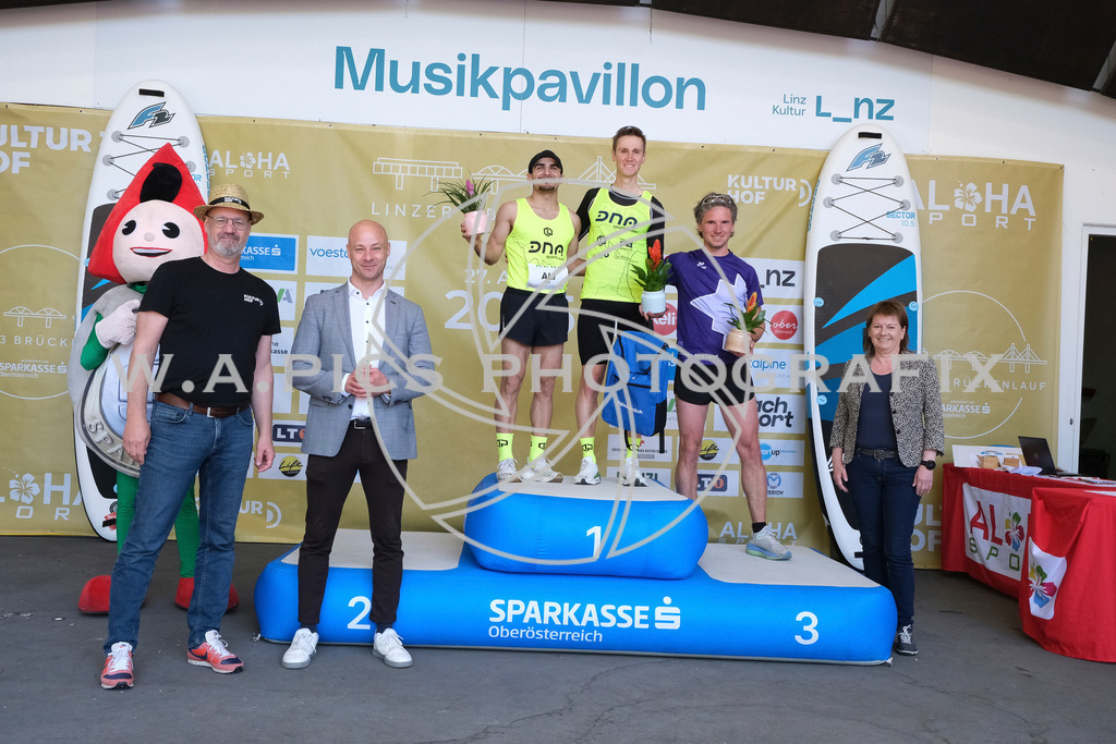 ..... | LINZ,AUSTRIA,27.April 25, Int. 3 Brückenlauf Linz  , Image shows: Photo: WAPICS / Michael Ring