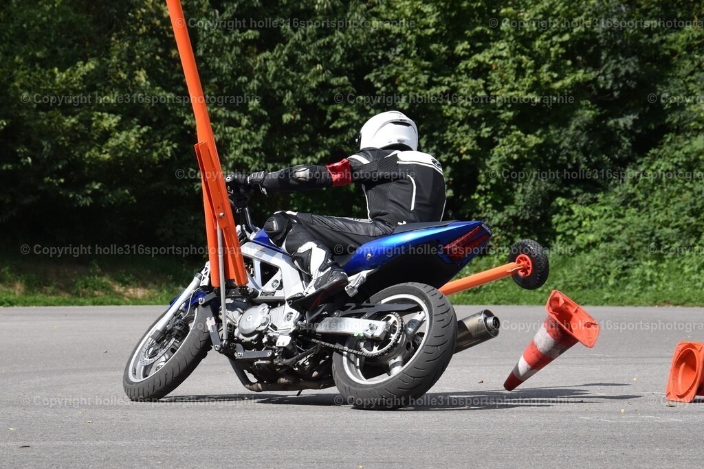 DSC_0776 | Sportfotografie , Motorsport, Motoross, Reitsport, Mointainbike, Enduro,
Landschaft , Outdoor, Eventfotografie, Landschaft, Bilder online bestellen - Realisiert mit Pictrs.com