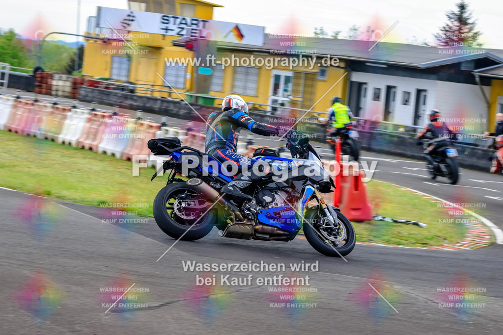 _OTO2941 | Hier findet Ihr Bilder von Touristenfahrten auf der Nürburgring Nordschleife oder von anderen Veranstaltungen die ich besucht habe. Viel Spass beim Durch Schauen 