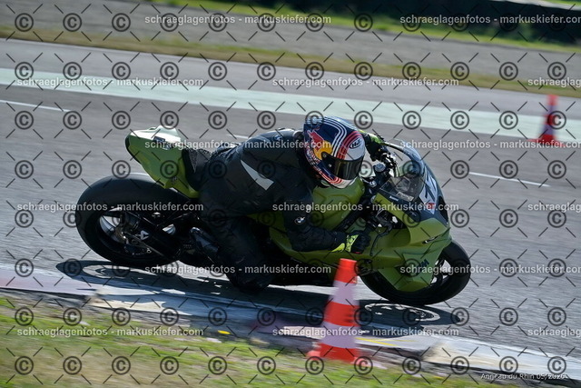 26BT02-0315 | markuskiefer.com - Realisiert mit Pictrs.com