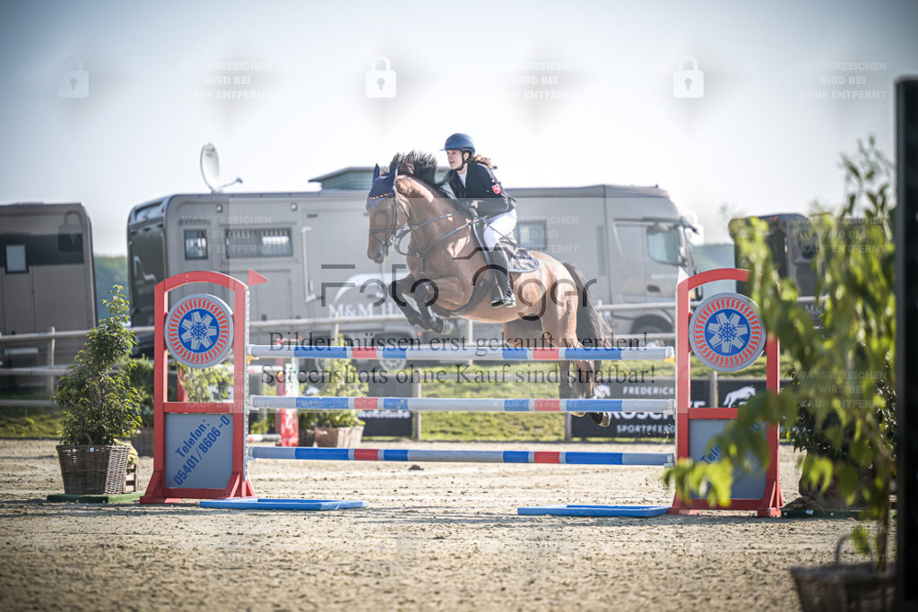 DOS_0023 | Entdecke hochwertige Reitturnierfotos von Foto Oger. Professionell, emotional und authentisch – jetzt Lieblingsmomente im Shop bestellen. - Realisiert mit Pictrs.com