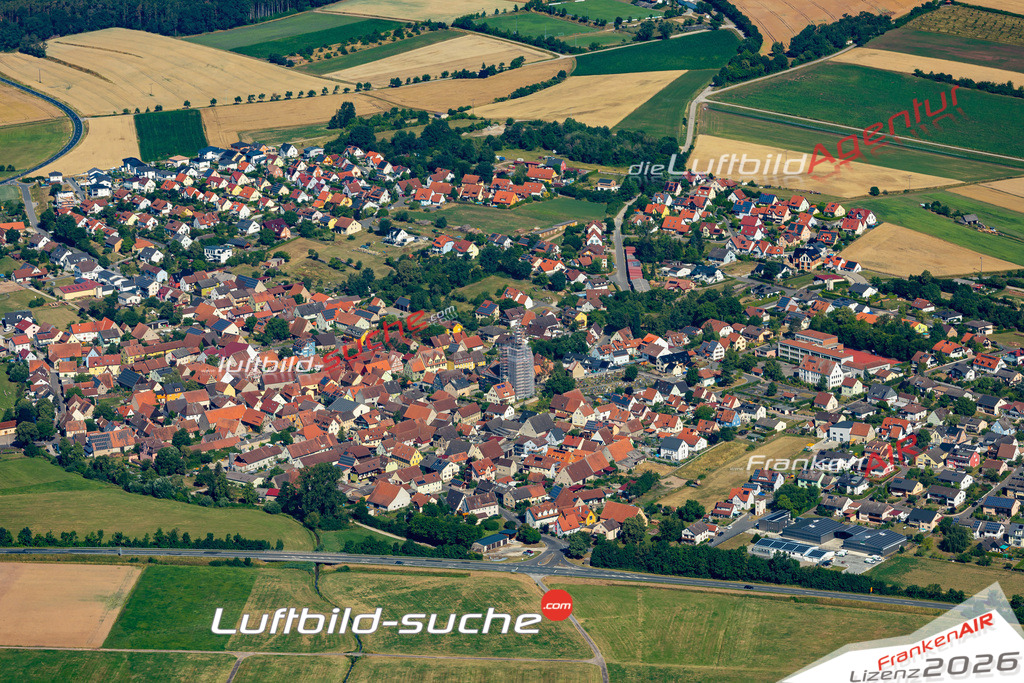Aktuelles Luftbild von  Lonnerstadt - Die Luftaufnahme wurde 2022 mittels UL-Flugzeug erstellt ( keine Drohne ) - hochauflösende Kamera-Systeme von  Canon -Beste Qualität - Für grossformatige Ausdrucke geeignet. Die Geschenkidee !