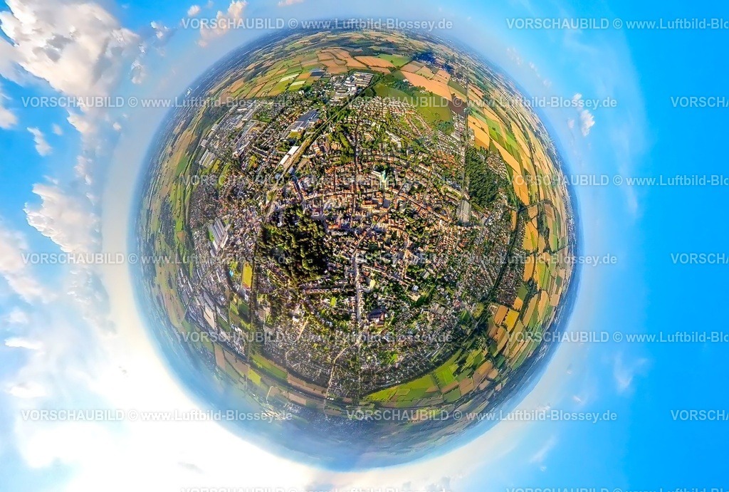 Werl230891058 Werl Mitte-topaz | Luftbild, Ortsansicht Werl, umgeben von Wiesen und Feldern, Kurpark und Wallfahrtsbasilika Mariä Heimsuchung, Erdkugel, Fisheye Aufnahme, Fischaugen Aufnahme, 360 Grad Aufnahme, tiny world, Werl, Ruhrgebiet, Nordrhein-Westfalen, Deutschland