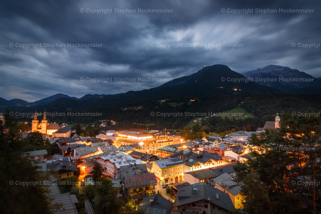 Berchtesgaden bei Nacht | Wandbilder online kaufen. Bring Atmosphäre in deine Räume.
Egal ob für private Räume, Arztpraxen, Hotels oder Pensionen. Die Wandbilder  in verschiedenen Größen auf Leinwand, Alu-Dibond, Acrylglas, Holz und vieles mehr.


 - Realisiert mit Pictrs.com