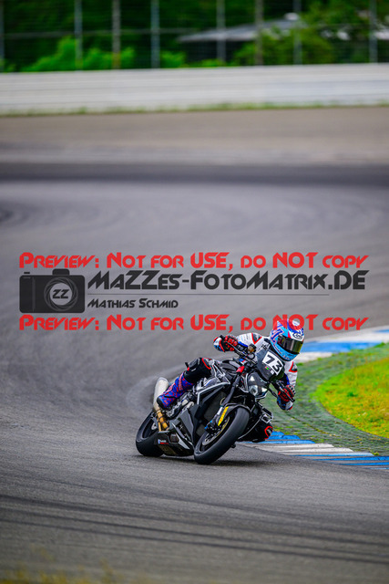 MaZZes_FotoMatrix_240614_6007705_3038 | WEISS