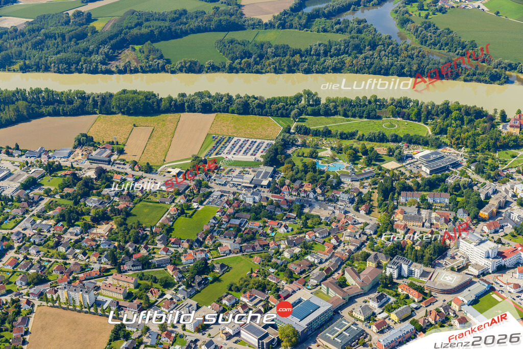 Luftaufnahme der Stadt Schärding - Die Luftaufnahme wurde 2025 vom UL-Flugzeug heraus erstellt ( keine Drohne ) - Hochauflösende Luftaufnahme - für professionelle Ausdrucke geeignet. Die Geschenkidee !Mit Lizenz und Bildrechte bestellbar
