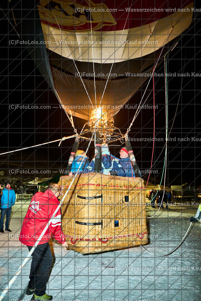 ALP5400_Nacht der Ballone_Ballonclub Oetscherland | NACHT DER BALLONE in Lackenhof am Ötscher, Sa 28. Dezember 2024.Mit einer Schauübung der Bergrettung Lackenhof, dem Ballonclub Ötscherland und den Gaminger Ötscherteufeln unter Zusammenarbeit mit der FF Lackenhof, dem Musikverein, dem Pensionistenverband, dem CampingClub, der Schirmbar und Konditorei Czihak, der Fuchswaldhütte und der Pizzeria Venezia, die für die Verköstigung sorgten, sowie der Ötscherliftgesellschaft, der Gemeinde Gaming und dem Ötscher-Tourismusverband.
