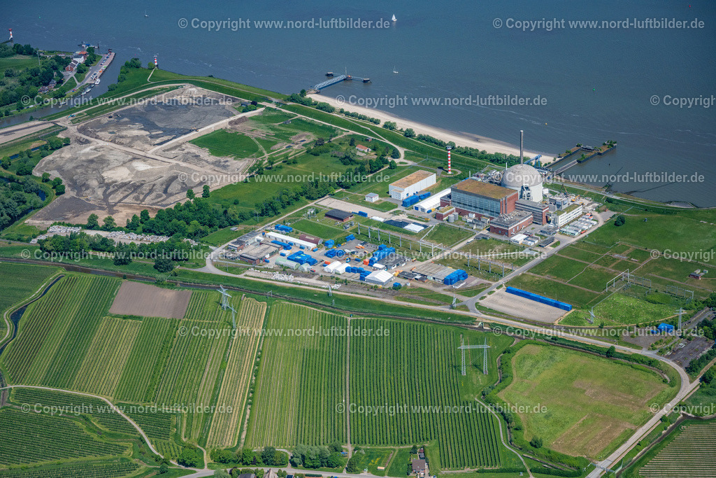 Stade_Atomkraftwerk_Akw_Abbruch_ELS_8236280523 | STADE 28.05.2023 Gebäude der stillgelegten Reaktorblöcke und Anlagen des AKW - KKW KKS Kernkraftwerk in Stadersand im Bundesland Niedersachsen. Weiterführende Informationen bei: ANT Applied New Technologies AG,  PreussenElektra GmbH,  SAT Kerntechnik GmbH,  Uniper Anlagenservice GmbH,  Vattenfall Europe Sales GmbH. // Building the decommissioned reactor units and systems of the NPP - NPP nuclear power plant in Stadersand in the state Lower Saxony. Further information at: ANT Applied New Technologies AG,  PreussenElektra GmbH,  SAT Kerntechnik GmbH,  Uniper Anlagenservice GmbH,  Vattenfall Europe Sales GmbH. Foto: Martin Elsen