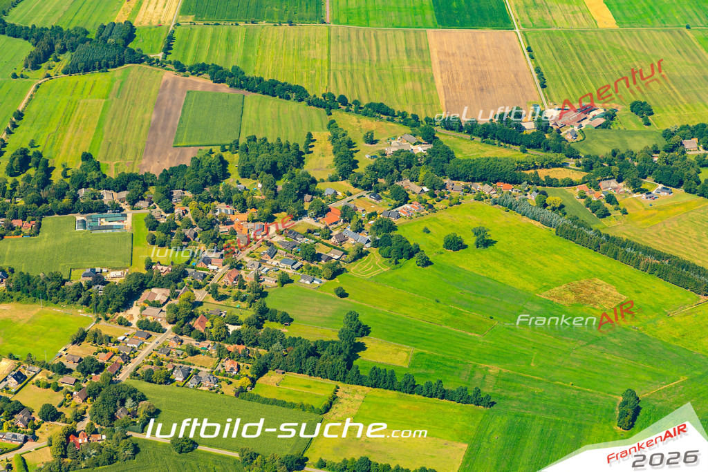 Aktuelles Luftbild von  Burweg - Die Luftaufnahme wurde 2022 mittels UL-Flugzeug erstellt ( keine Drohne ) - hochauflösende Kamera-Systeme von  Canon -Beste Qualität - Für grossformatige Ausdrucke geeignet. Die Geschenkidee !