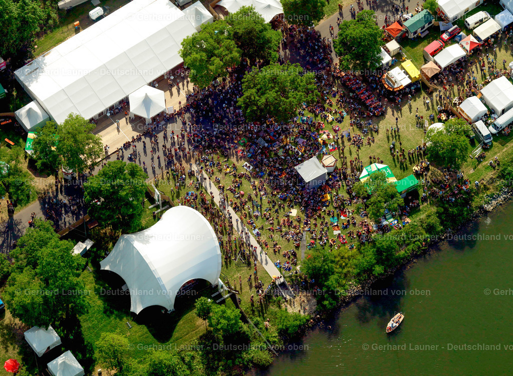 2734133 | Afrika Festival, Kulturelle Veranstaltung 2007 auf dem Mainufergelände zw. Friedensbrücke und Brücke der Deutschen Einheit