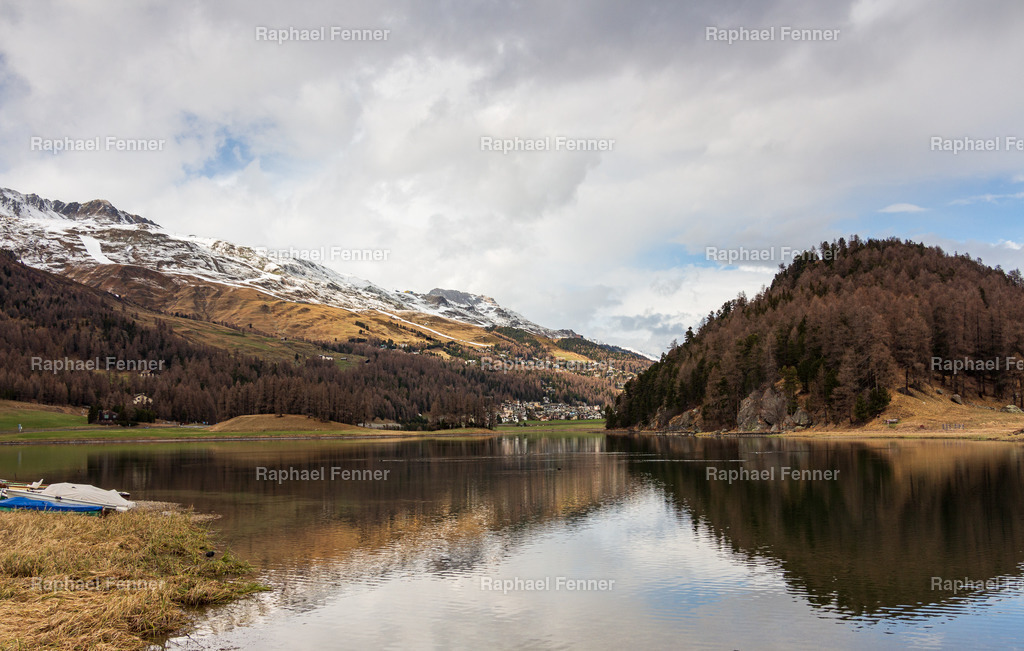 Lej da Silvaplana | Erlebe eindrucksvolle Landschaftsfotografie aus dem Engadin und darüber hinaus. Raphael Fenner bietet zudem professionelle Fotoaufträge für Hochzeiten, Porträts und Unternehmen. Jetzt entdecken und inspirieren lassen!